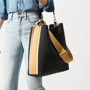 Rothy’s Big Bucket Bag NWT Ink&Ivory